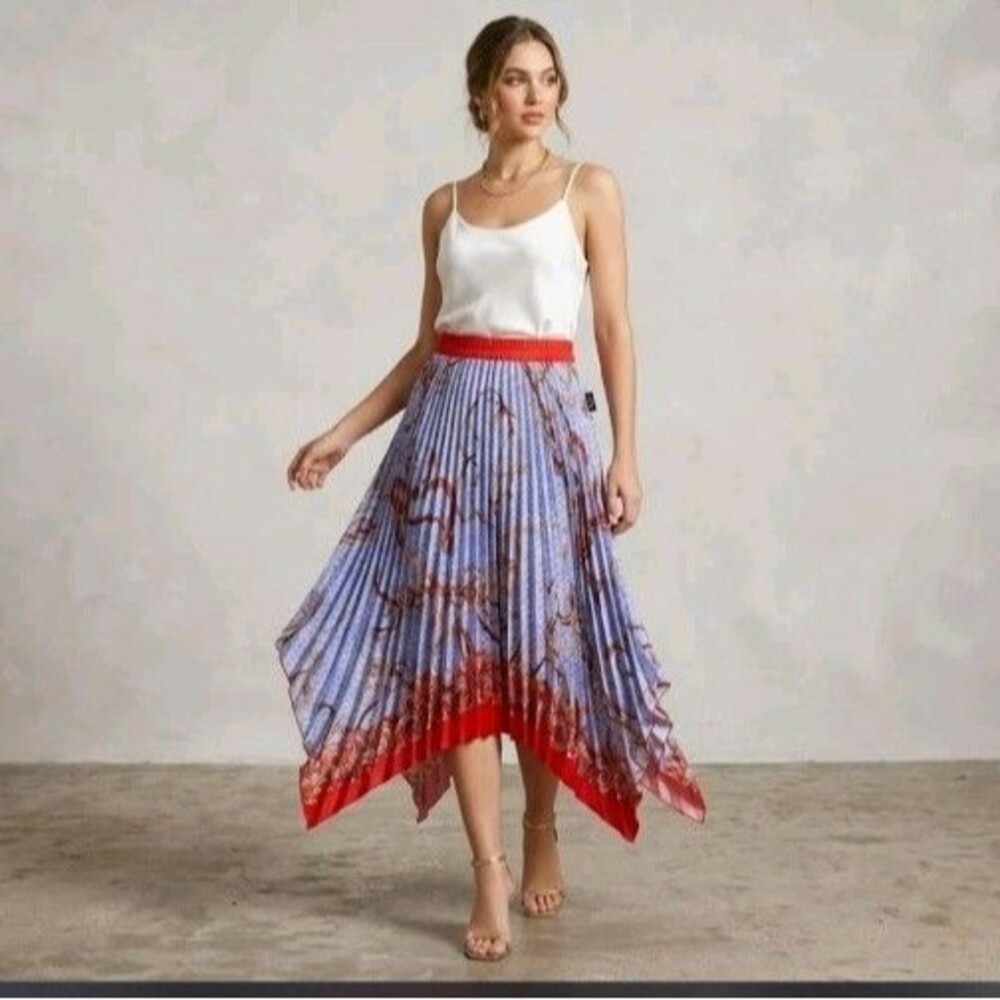 Kosmios Skirt Size M Chain & Belt Print Pullon Asymmetrical Dipped Hem